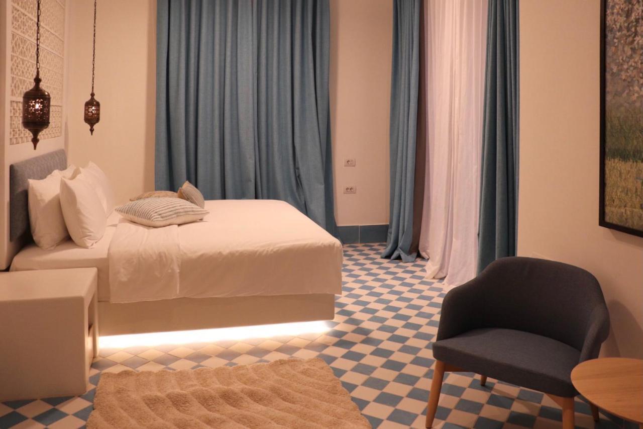 Cloud 7 Residences Ayla Aqaba Exterior foto A room at the hotel