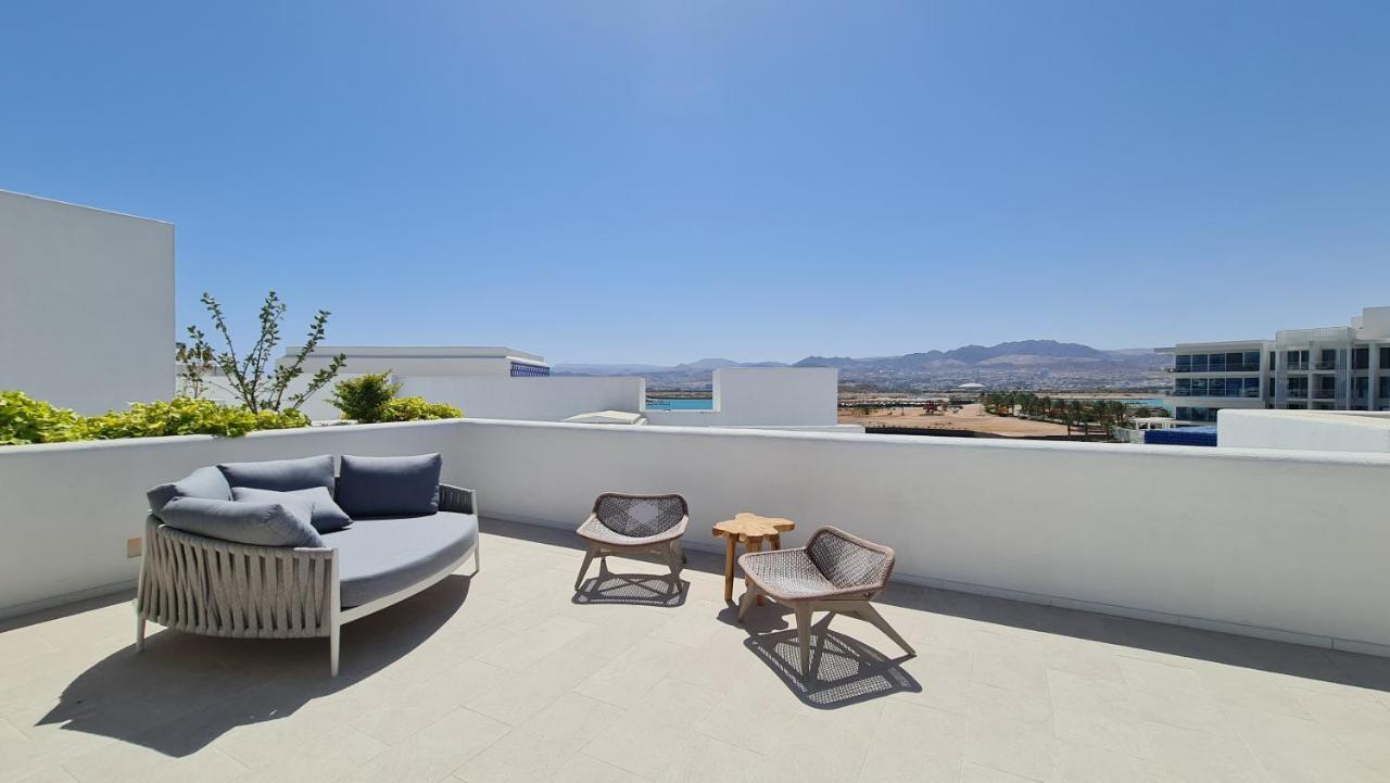 Cloud 7 Residences Ayla Aqaba Exterior foto Rooftop at the Hilton Las Vegas